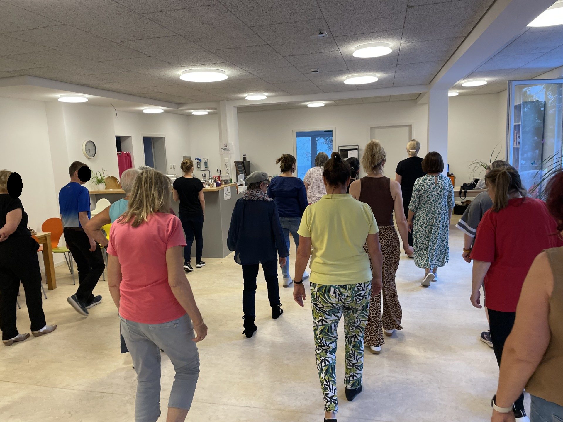 Sitz Tanz und Line Dance